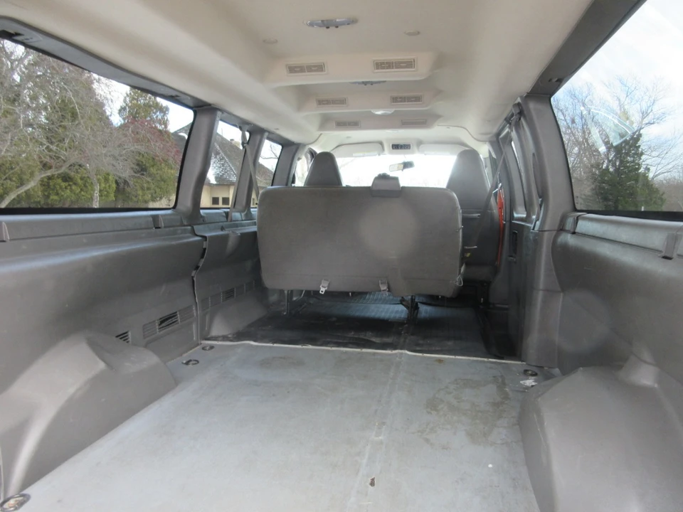 2020 Chevrolet Express - Image 13 of 21