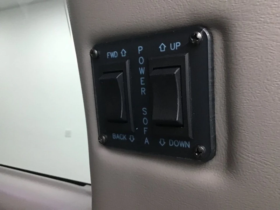 2020 Chevrolet Express - Image 8 of 12
