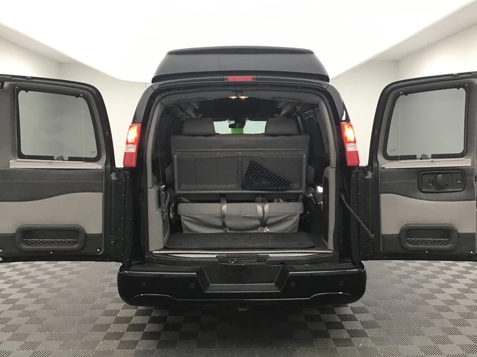 2020 Chevrolet Express - Image 6 of 12