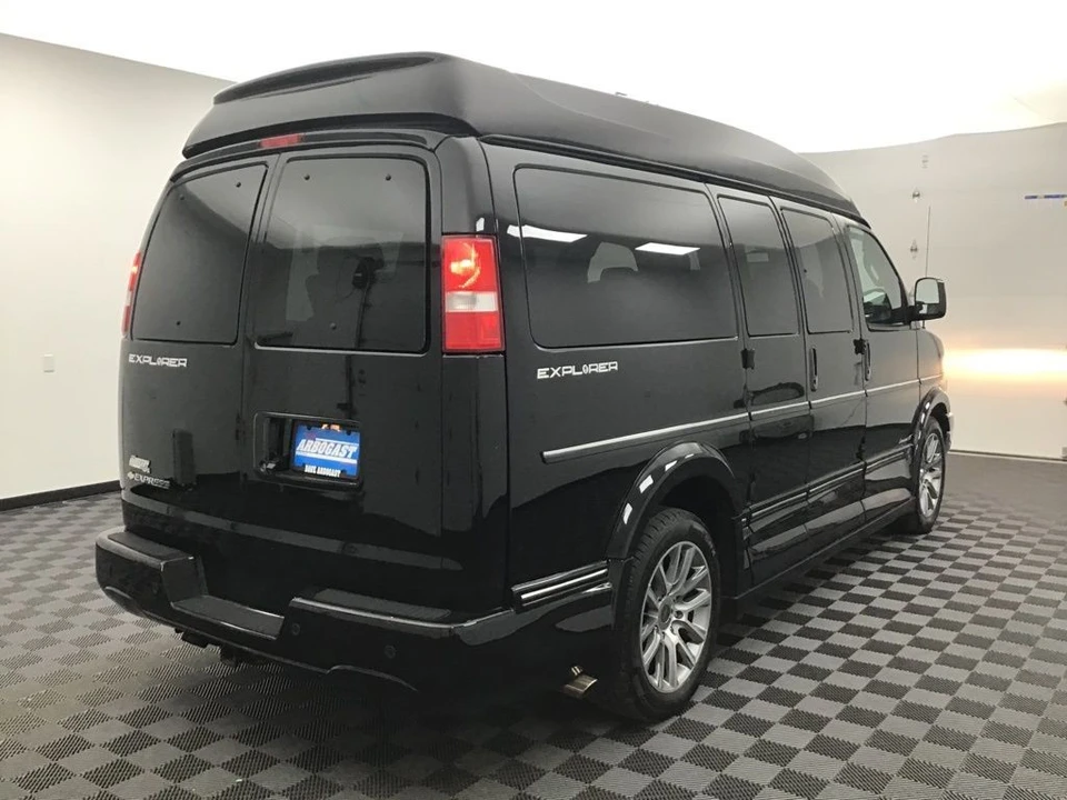 2020 Chevrolet Express - Image 3 of 12