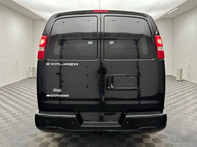 2020 Chevrolet Express - Image 9 of 12