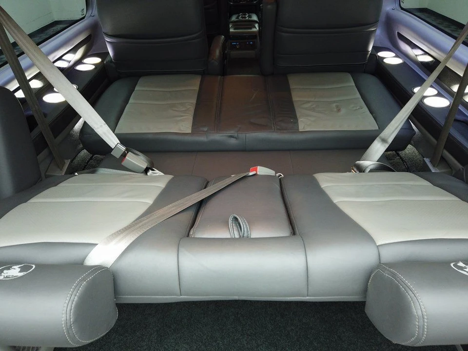 2020 Chevrolet Express - Image 9 of 12
