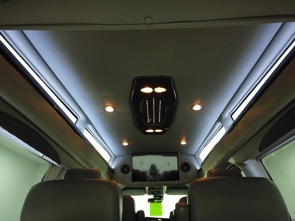 2020 Chevrolet Express - Image 10 of 12