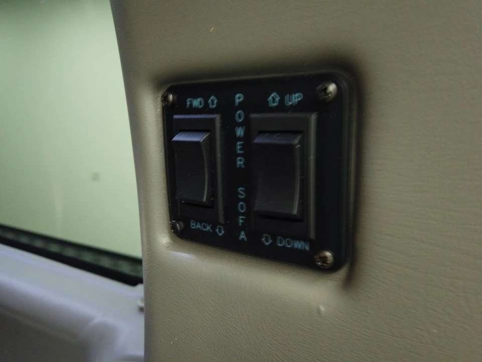 2020 Chevrolet Express - Image 8 of 12