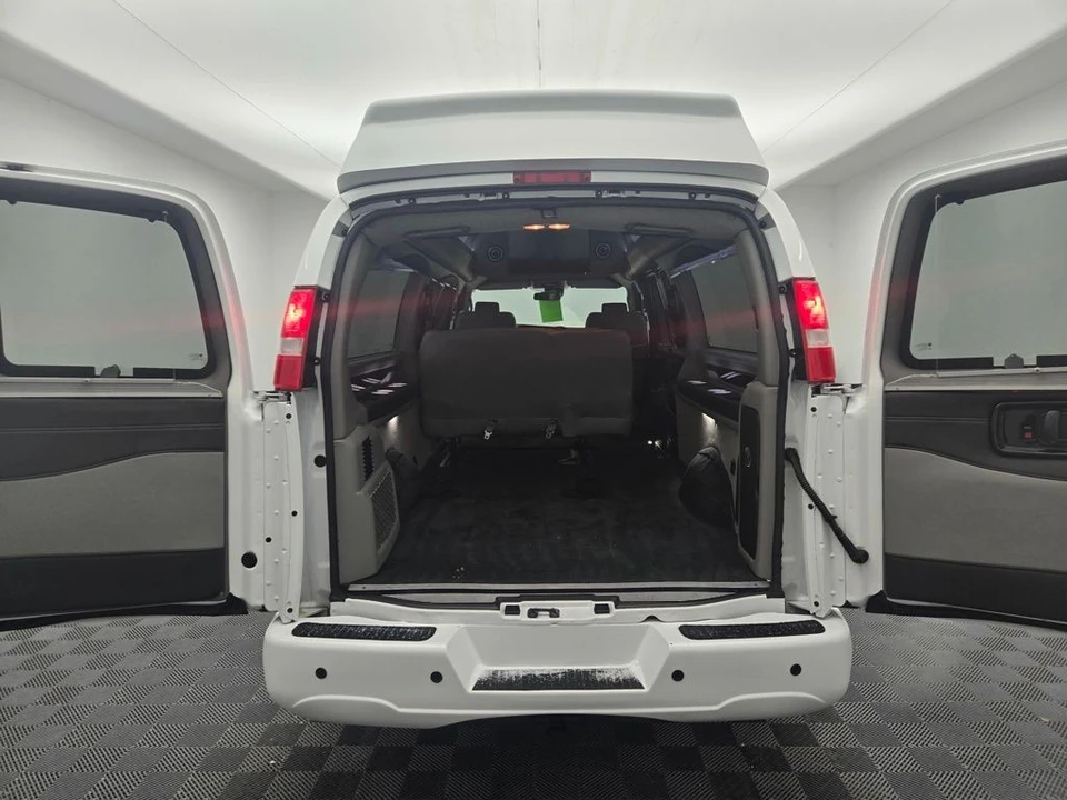 2020 Chevrolet Express - Image 6 of 12