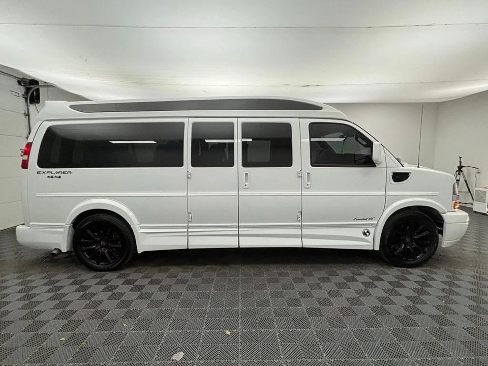 2020 Chevrolet Express - Image 5 of 12