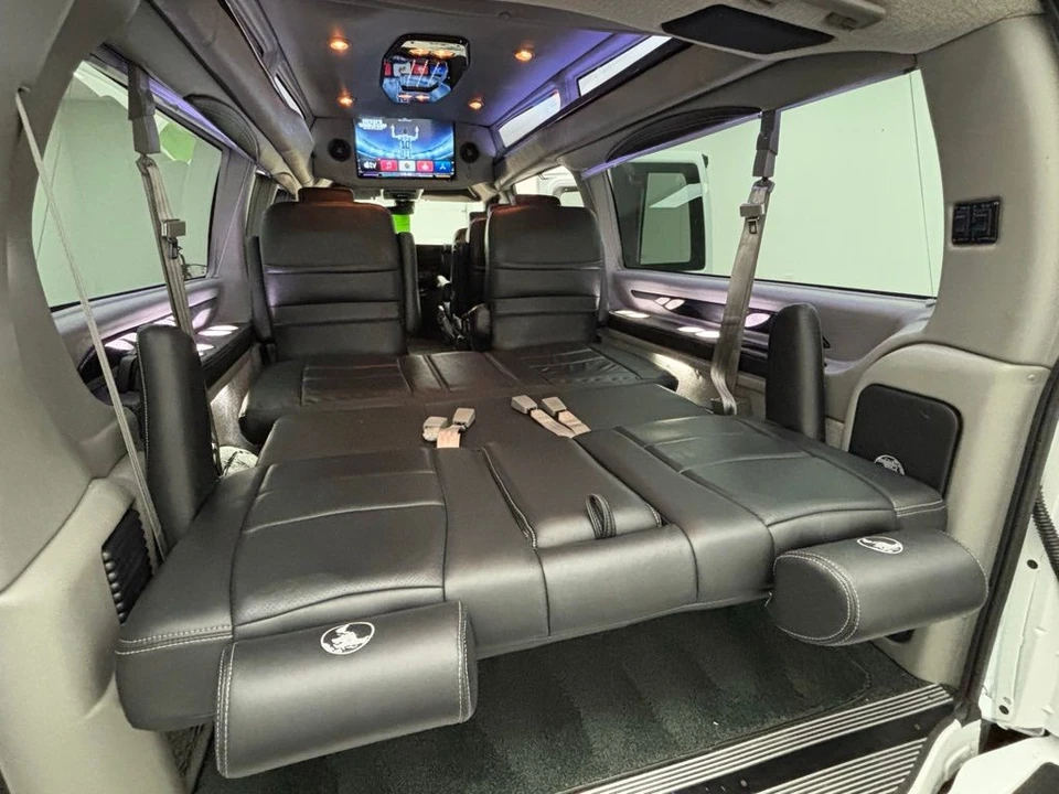 2020 Chevrolet Express - Image 10 of 12