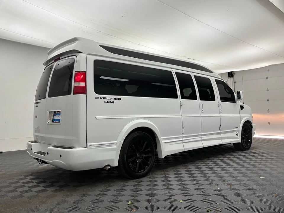 2020 Chevrolet Express - Image 7 of 12