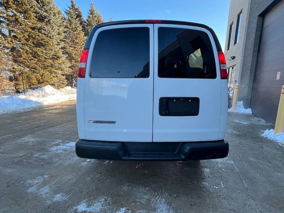 2020 Chevrolet Express - Image 8 of 21