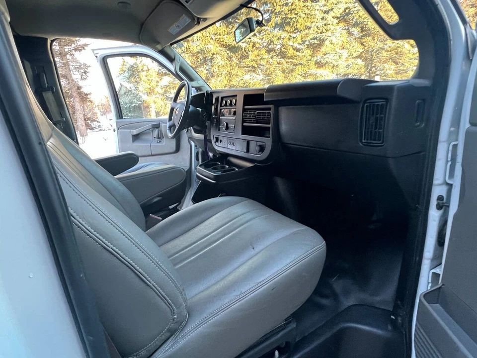 2020 Chevrolet Express - Image 17 of 21