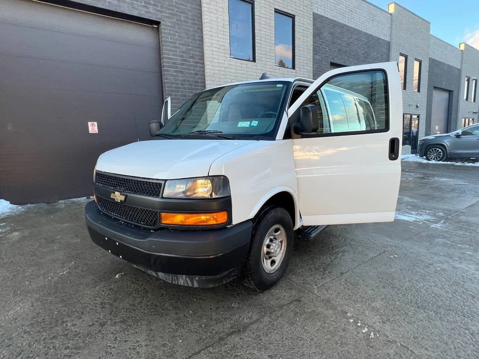 2020 Chevrolet Express - Image 14 of 21
