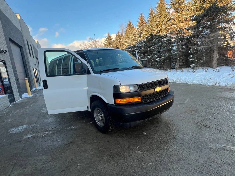 2020 Chevrolet Express - Image 16 of 21