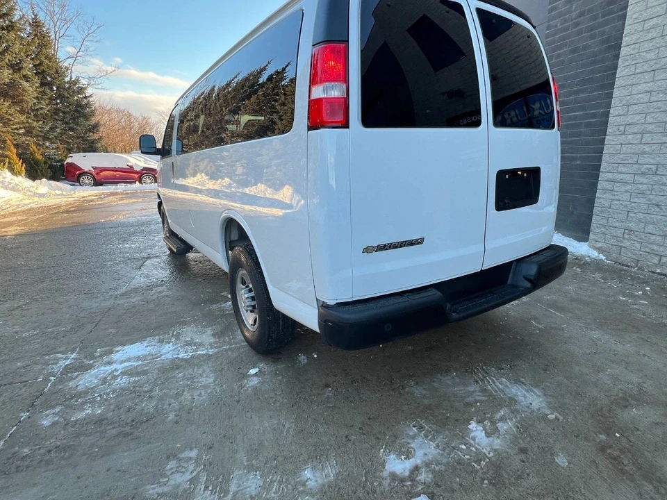 2020 Chevrolet Express - Image 9 of 21