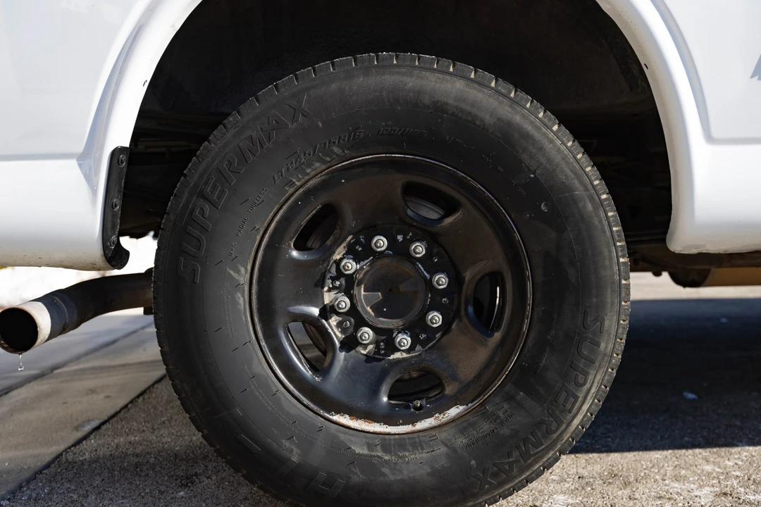 2020 Chevrolet Express - Image 12 of 21