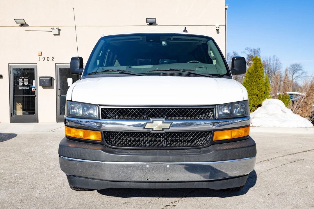 2020 Chevrolet Express - Image 17 of 21