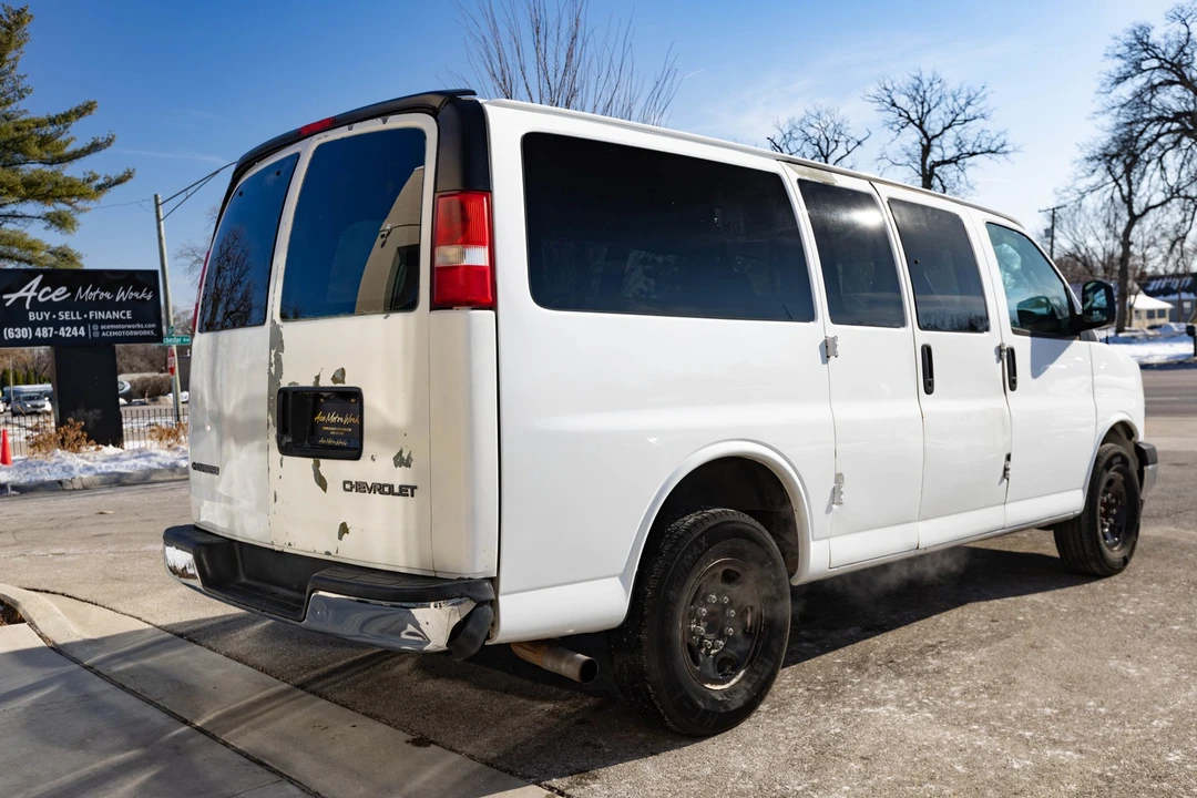 2020 Chevrolet Express - Image 10 of 21