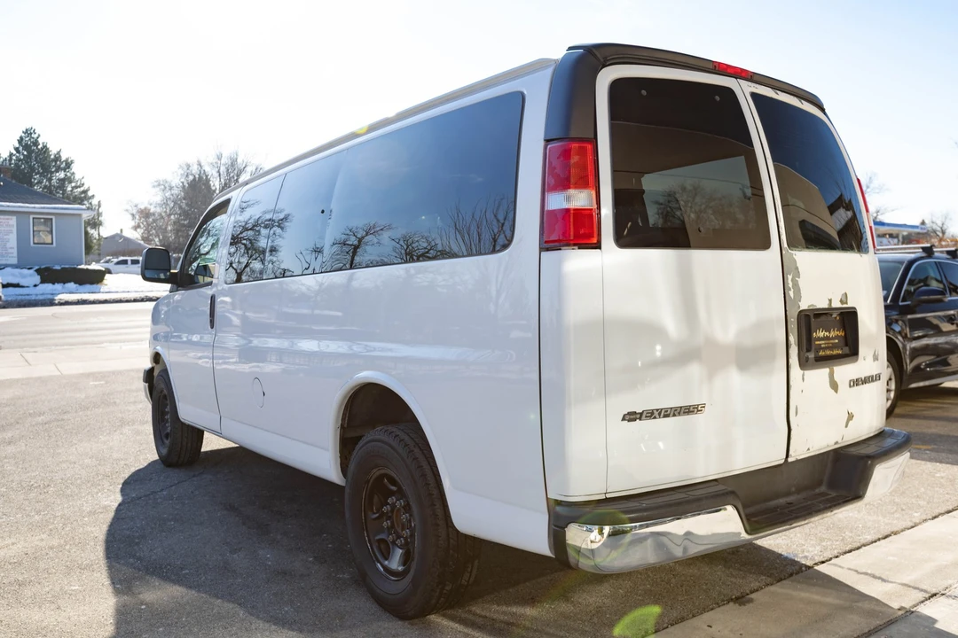 2020 Chevrolet Express - Image 8 of 21