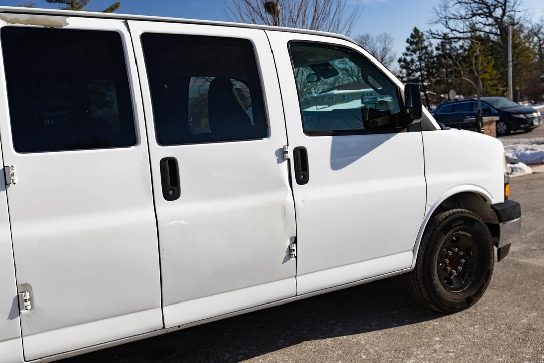 2020 Chevrolet Express - Image 13 of 21