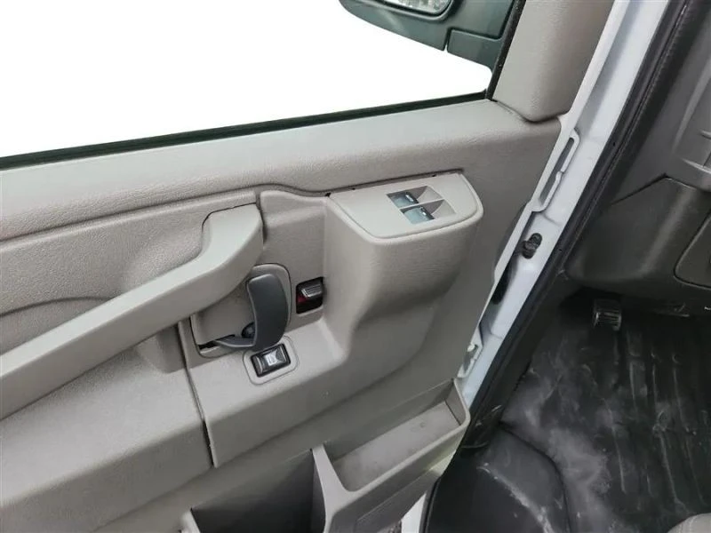 2020 Chevrolet Express - Image 9 of 12