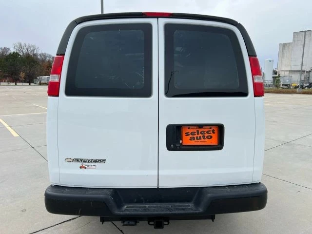 2020 Chevrolet Express - Image 5 of 16