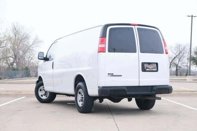 2020 Chevrolet Express - Image 15 of 21