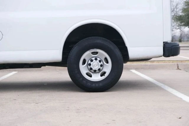 2020 Chevrolet Express - Image 14 of 21