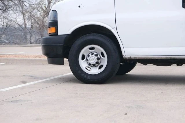 2020 Chevrolet Express - Image 13 of 21