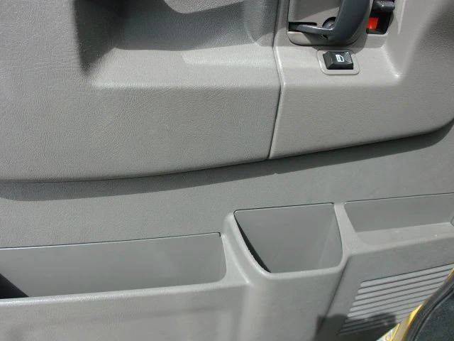 2020 Chevrolet Express - Image 13 of 21