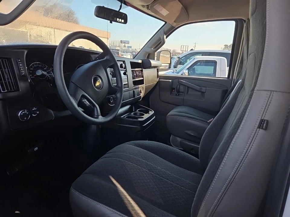 2020 Chevrolet Express - Image 3 of 4