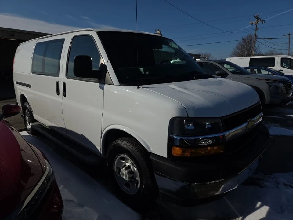 2020 Chevrolet Express - Image 2 of 4