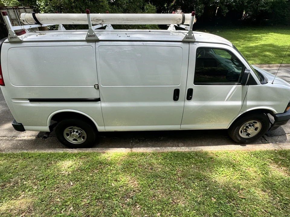 2020 Chevrolet Express - Image 5 of 6