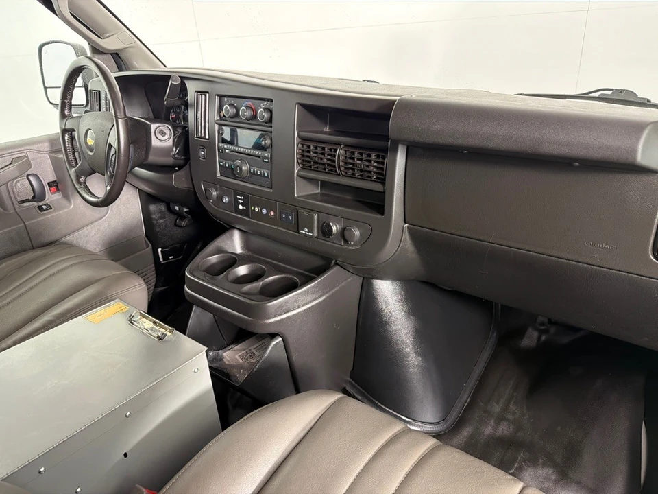 2020 Chevrolet Express - Image 20 of 21