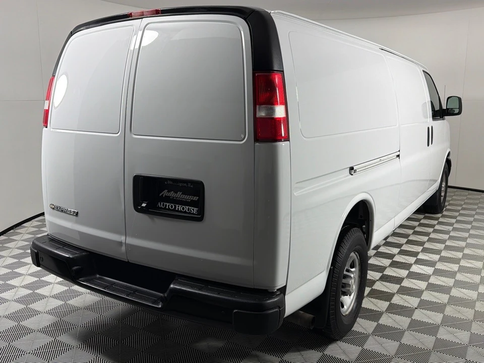2020 Chevrolet Express - Image 5 of 21