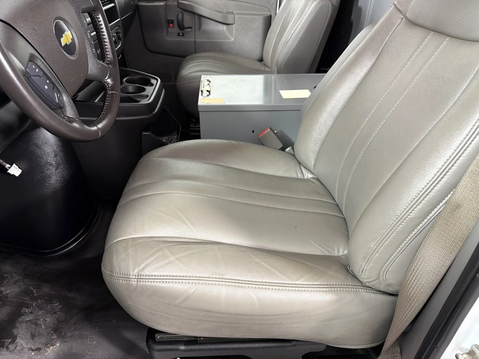 2020 Chevrolet Express - Image 12 of 21