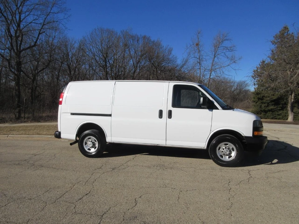 2020 Chevrolet Express - Image 5 of 21