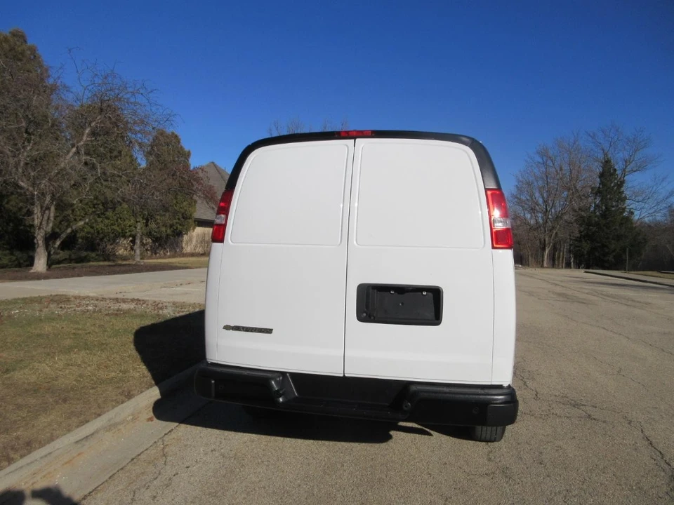 2020 Chevrolet Express - Image 12 of 21