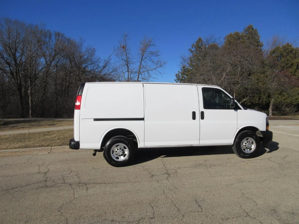 2020 Chevrolet Express - Image 8 of 21