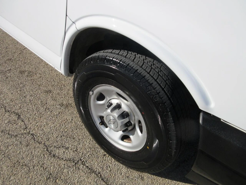 2020 Chevrolet Express - Image 18 of 21