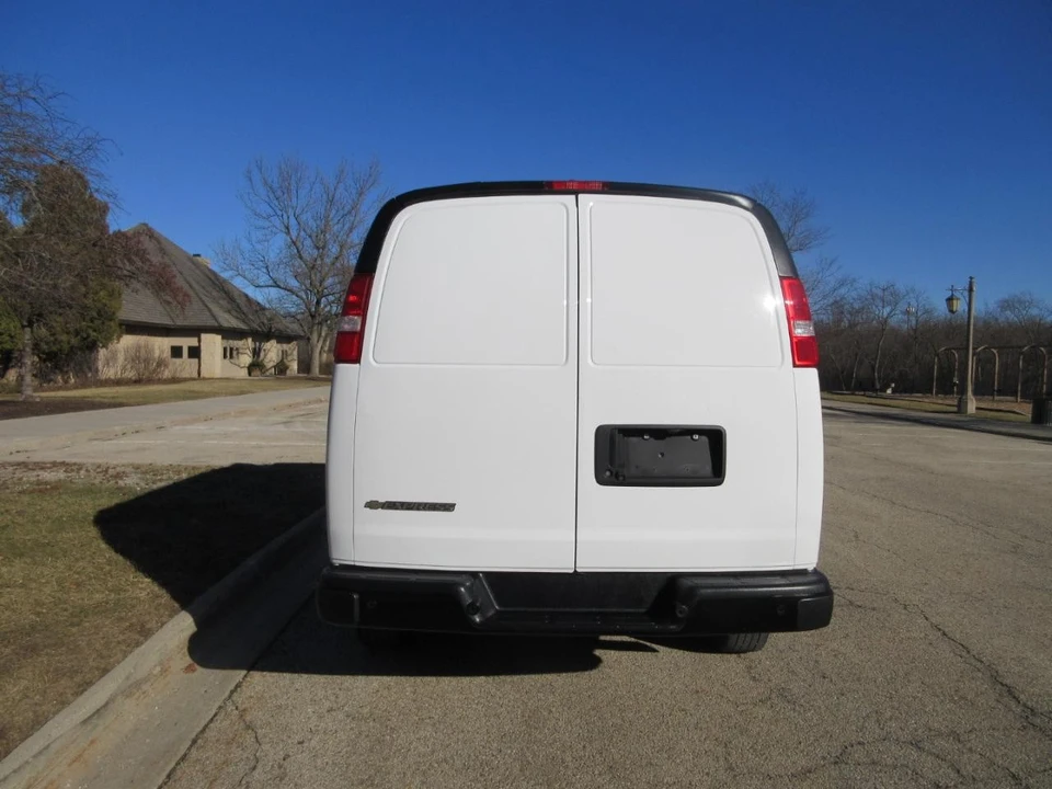 2020 Chevrolet Express - Image 13 of 21