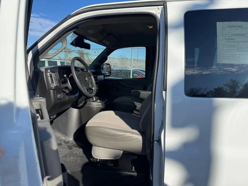 2020 Chevrolet Express - Image 10 of 12