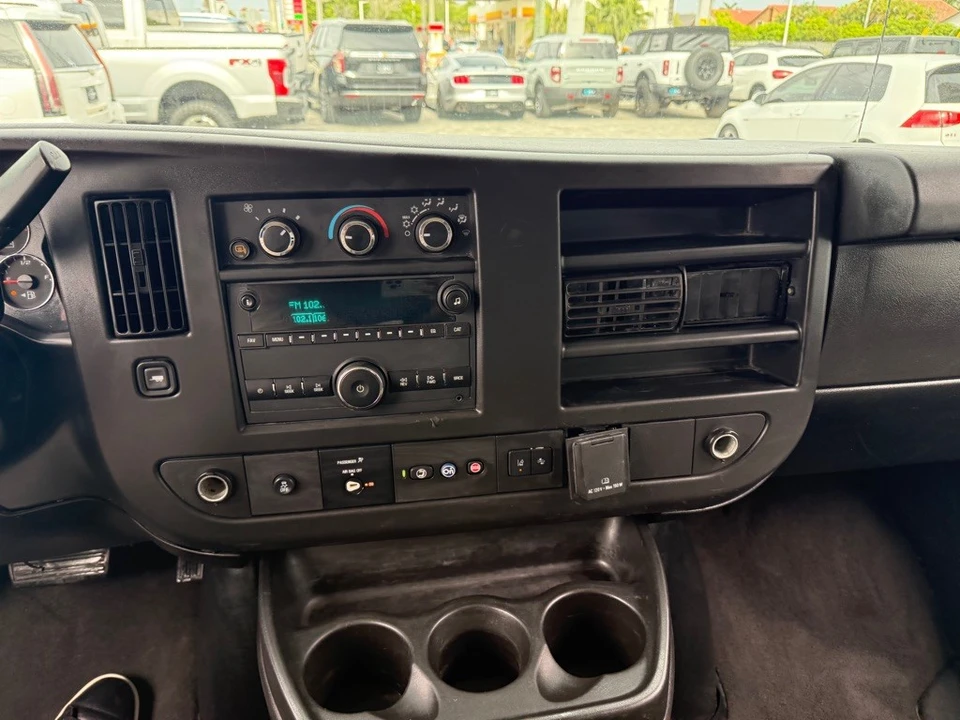 2020 Chevrolet Express - Image 18 of 21