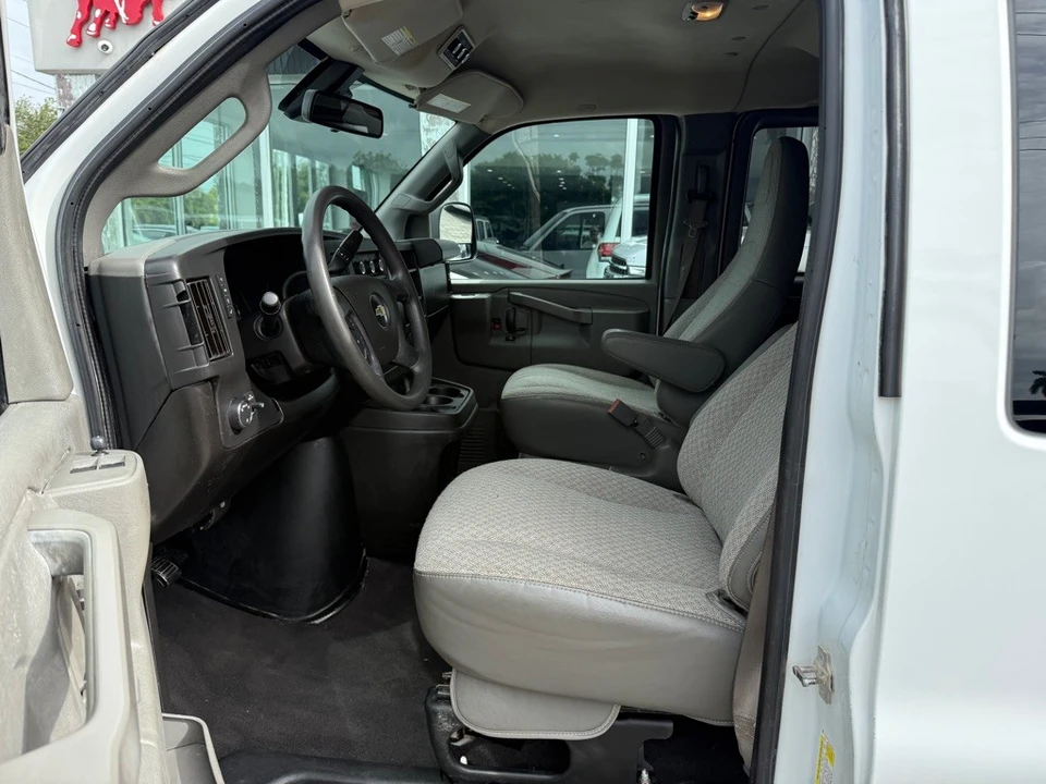 2020 Chevrolet Express - Image 20 of 21