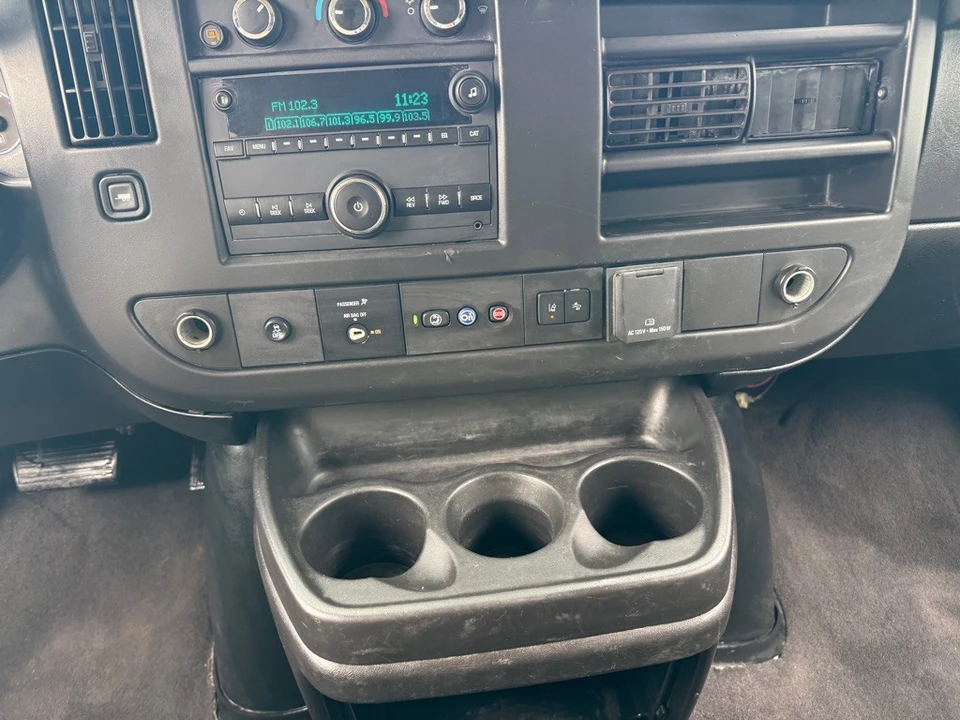 2020 Chevrolet Express - Image 17 of 21