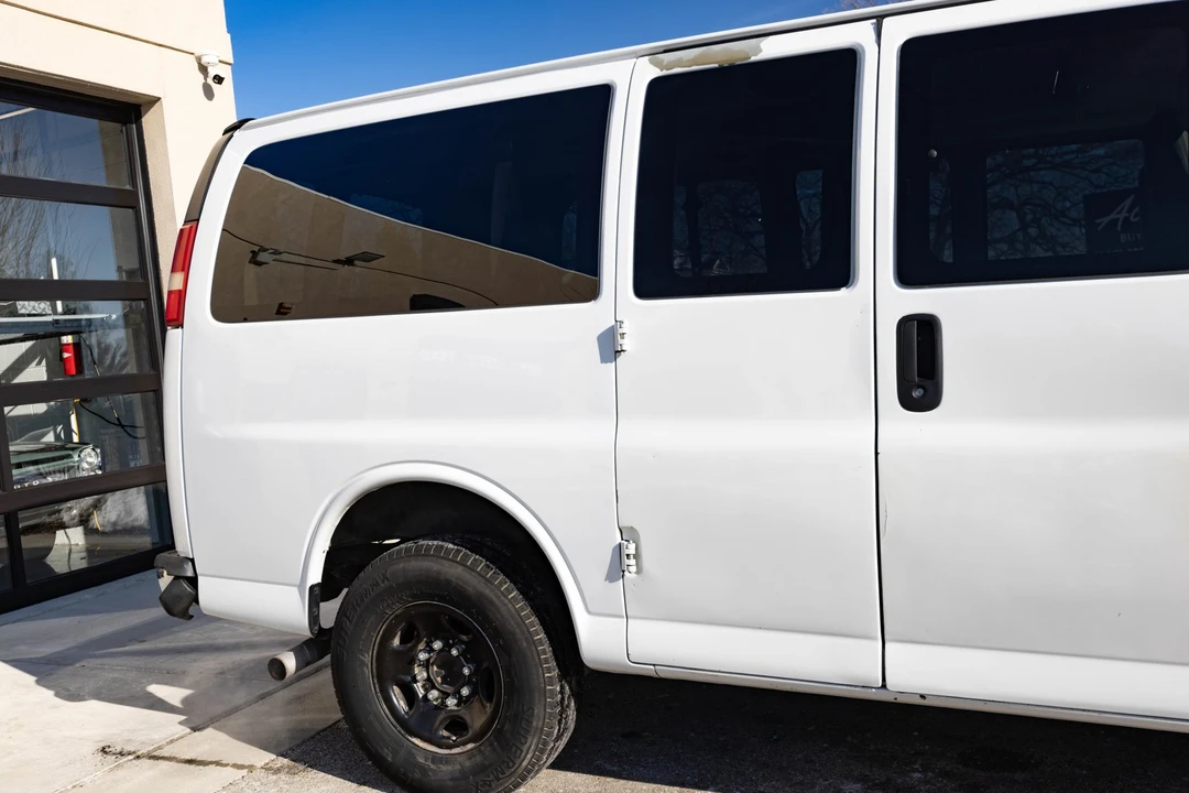 2020 Chevrolet Express - Image 11 of 12
