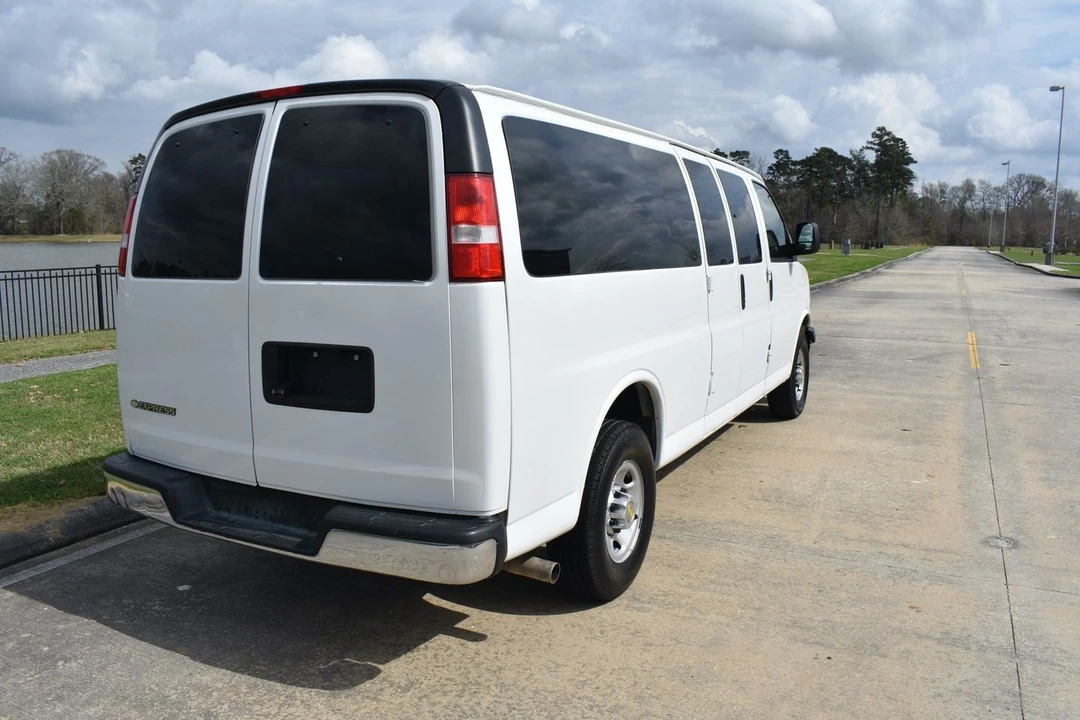 2020 Chevrolet Express - Image 4 of 21