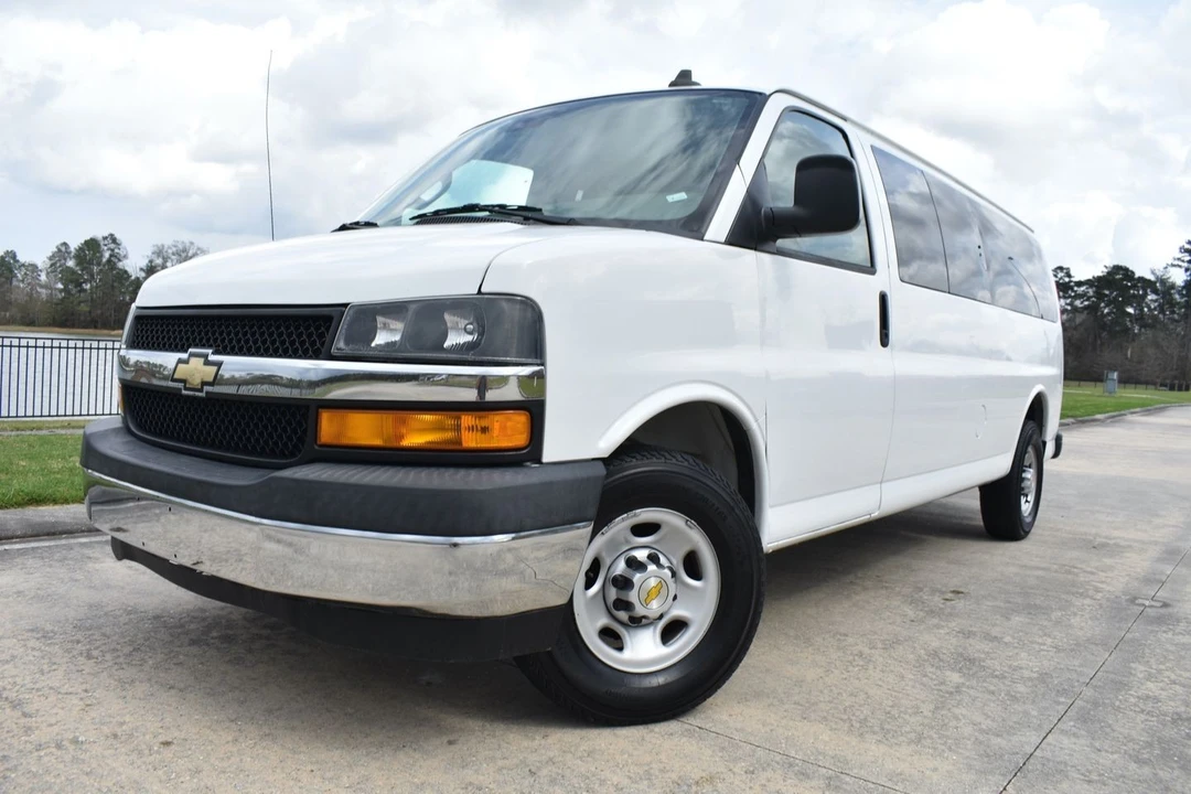 2020 Chevrolet Express - Image 5 of 21