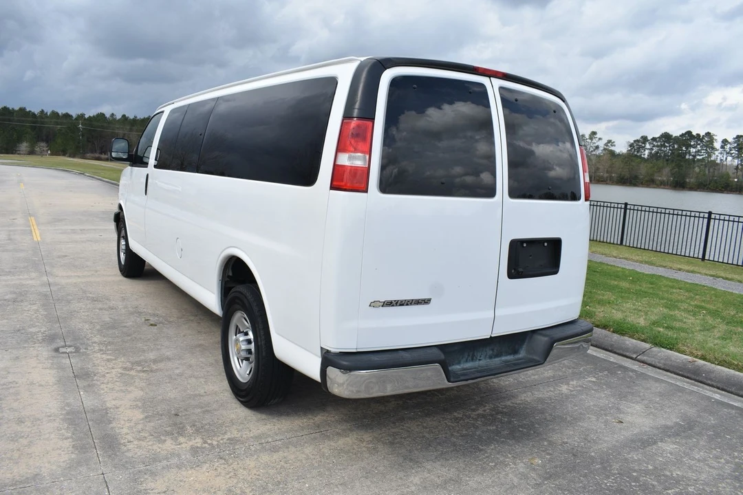 2020 Chevrolet Express - Image 8 of 21