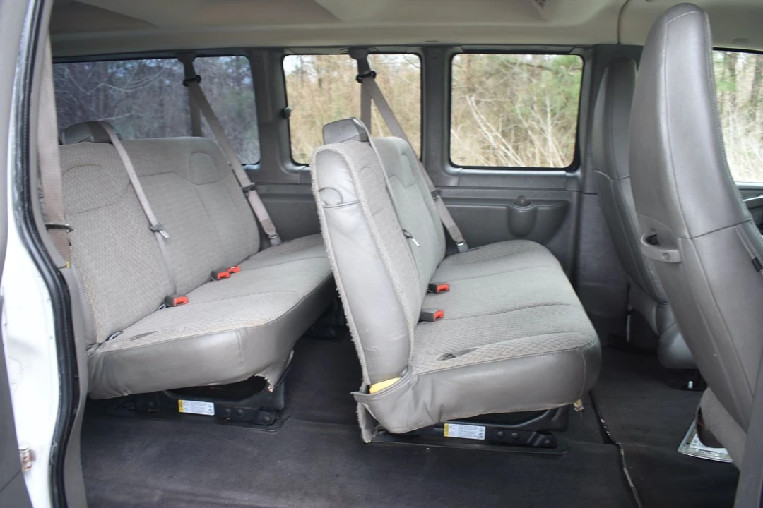 2020 Chevrolet Express - Image 15 of 21