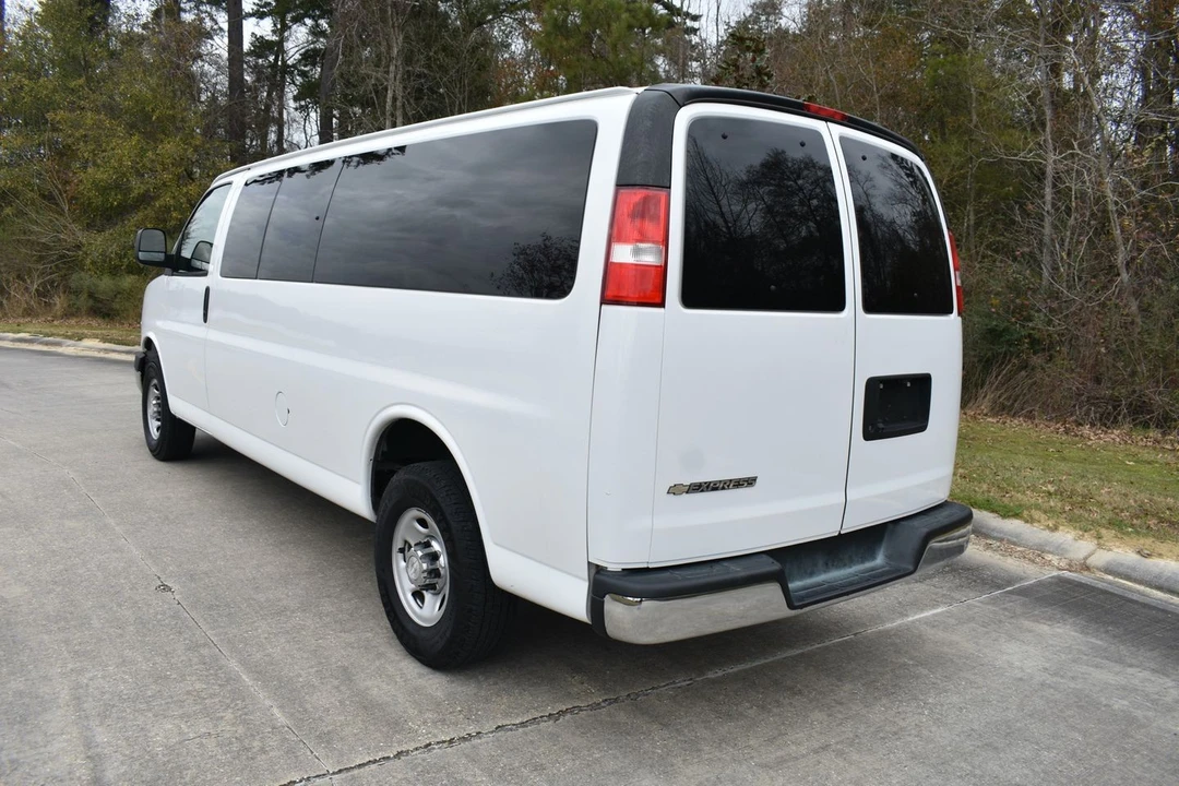 2020 Chevrolet Express - Image 8 of 20