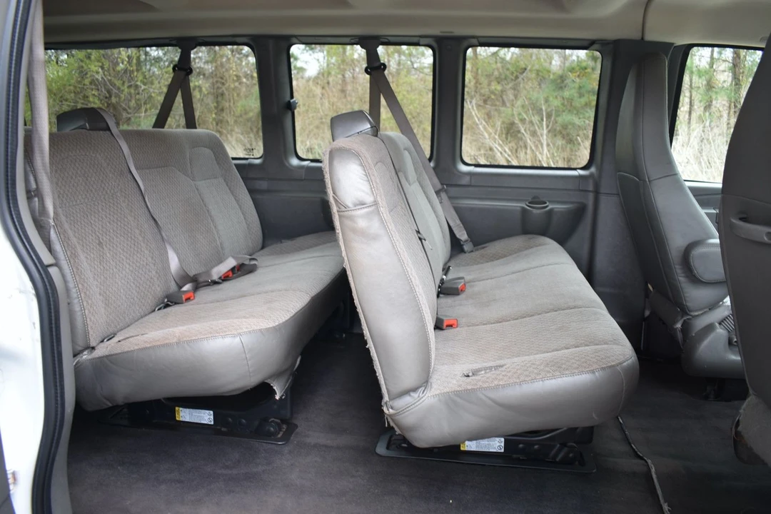 2020 Chevrolet Express - Image 15 of 20